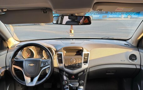 Chevrolet Cruze II, 2009 год, 590 000 рублей, 12 фотография