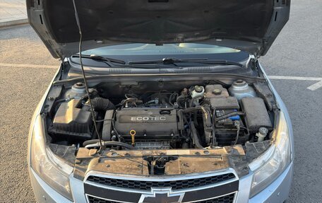 Chevrolet Cruze II, 2009 год, 590 000 рублей, 13 фотография