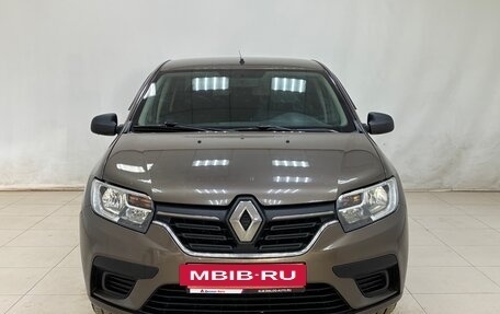 Renault Logan II, 2018 год, 796 000 рублей, 2 фотография