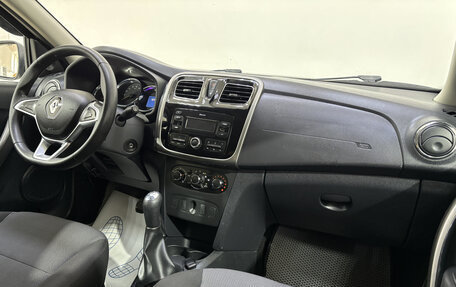 Renault Logan II, 2018 год, 796 000 рублей, 12 фотография