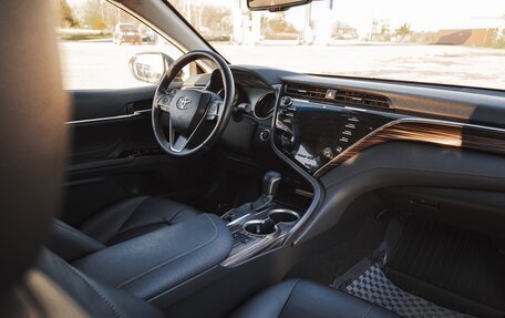 Toyota Camry, 2019 год, 2 800 000 рублей, 5 фотография
