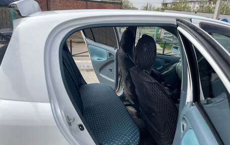 Toyota Vitz, 2000 год, 410 000 рублей, 7 фотография