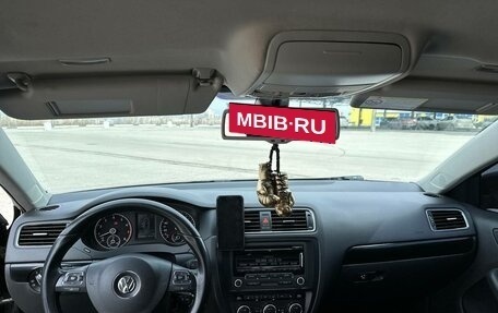 Volkswagen Jetta VI, 2013 год, 850 000 рублей, 11 фотография