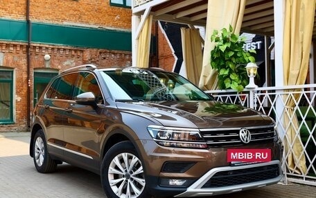 Volkswagen Tiguan II, 2018 год, 1 999 999 рублей, 2 фотография