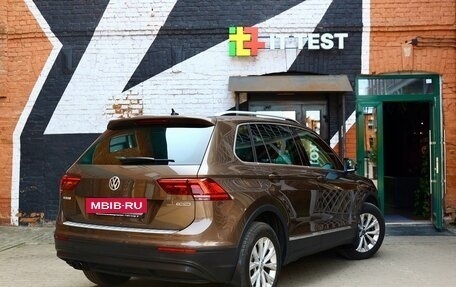 Volkswagen Tiguan II, 2018 год, 1 999 999 рублей, 3 фотография