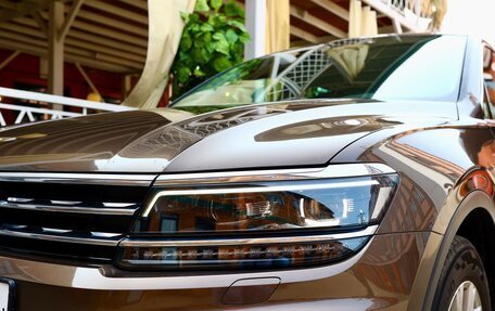Volkswagen Tiguan II, 2018 год, 1 999 999 рублей, 6 фотография