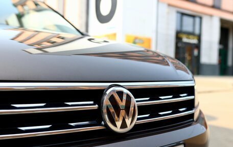 Volkswagen Tiguan II, 2018 год, 1 999 999 рублей, 9 фотография