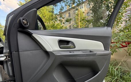 Chevrolet Cruze II, 2010 год, 630 000 рублей, 2 фотография