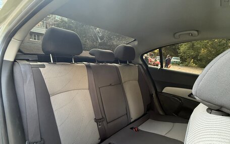 Chevrolet Cruze II, 2010 год, 630 000 рублей, 15 фотография
