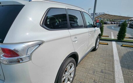 Mitsubishi Outlander III рестайлинг 3, 2014 год, 1 100 000 рублей, 4 фотография