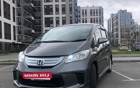 Honda Freed I, 2012 год, 1 100 000 рублей, 2 фотография