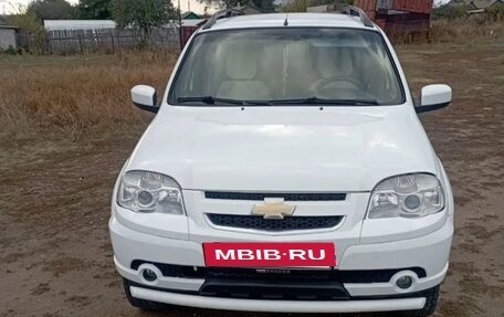 Chevrolet Niva I рестайлинг, 2012 год, 670 000 рублей, 2 фотография