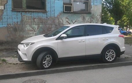 Toyota RAV4, 2015 год, 1 850 000 рублей, 4 фотография