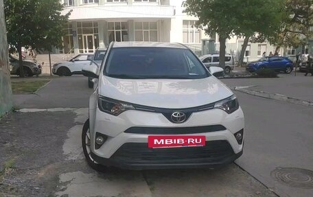 Toyota RAV4, 2015 год, 1 850 000 рублей, 5 фотография