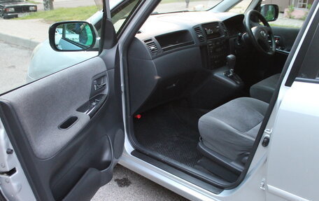 Toyota Corolla Spacio II, 2004 год, 800 000 рублей, 6 фотография