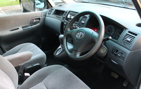Toyota Corolla Spacio II, 2004 год, 800 000 рублей, 11 фотография