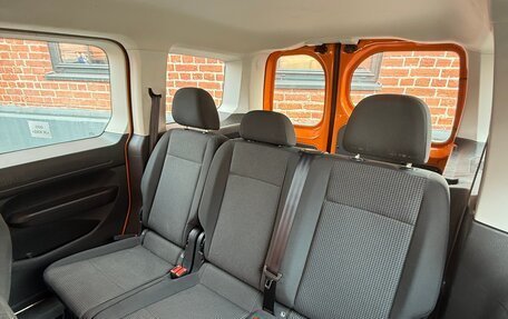 Volkswagen Caddy IV, 2021 год, 3 000 000 рублей, 7 фотография