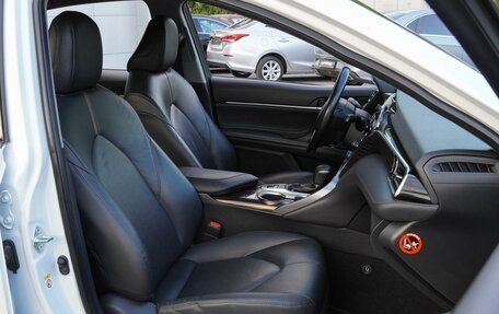 Toyota Camry, 2018 год, 2 790 000 рублей, 8 фотография