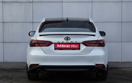 Toyota Camry, 2018 год, 2 790 000 рублей, 4 фотография