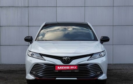 Toyota Camry, 2018 год, 2 790 000 рублей, 3 фотография