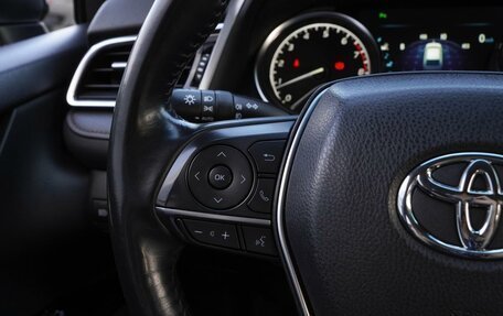 Toyota Camry, 2018 год, 2 790 000 рублей, 17 фотография
