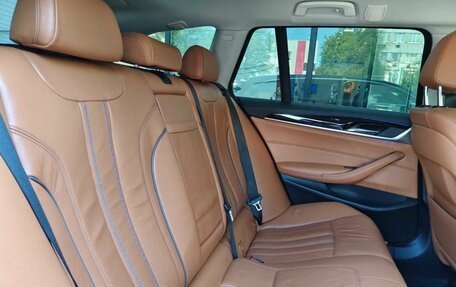 BMW 5 серия, 2019 год, 2 835 000 рублей, 11 фотография