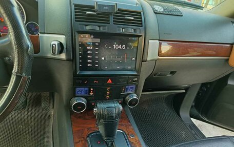 Volkswagen Touareg III, 2005 год, 1 000 000 рублей, 6 фотография