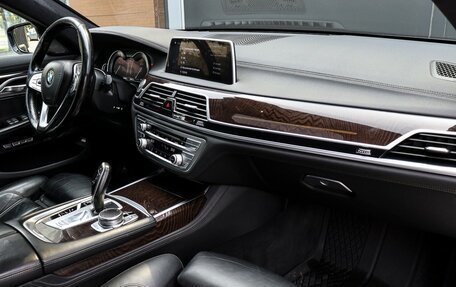 BMW 7 серия, 2017 год, 3 250 000 рублей, 9 фотография