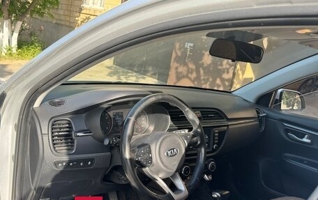 KIA Rio IV, 2018 год, 1 575 000 рублей, 8 фотография