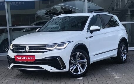 Volkswagen Tiguan II, 2021 год, 4 490 000 рублей, 2 фотография
