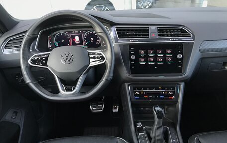 Volkswagen Tiguan II, 2021 год, 4 490 000 рублей, 7 фотография