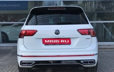 Volkswagen Tiguan II, 2021 год, 4 490 000 рублей, 11 фотография
