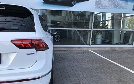 Volkswagen Tiguan II, 2021 год, 4 490 000 рублей, 21 фотография