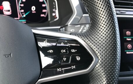 Volkswagen Tiguan II, 2021 год, 4 490 000 рублей, 31 фотография