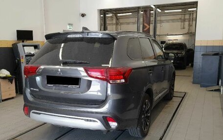 Mitsubishi Outlander III рестайлинг 3, 2022 год, 2 879 000 рублей, 3 фотография