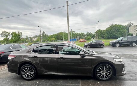 Toyota Camry, 2021 год, 3 100 000 рублей, 10 фотография