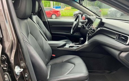 Toyota Camry, 2021 год, 3 100 000 рублей, 24 фотография
