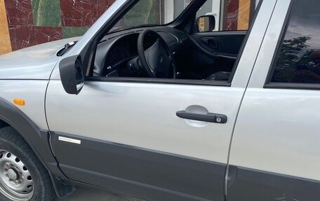 Chevrolet Niva I рестайлинг, 2011 год, 450 000 рублей, 3 фотография