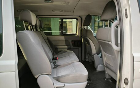 Hyundai H-1 II рестайлинг, 2015 год, 1 869 000 рублей, 17 фотография