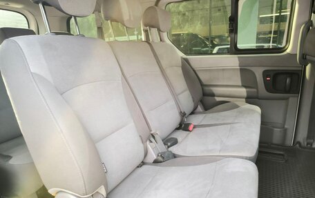 Hyundai H-1 II рестайлинг, 2015 год, 1 869 000 рублей, 16 фотография