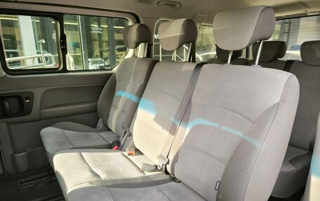 Hyundai H-1 II рестайлинг, 2015 год, 1 869 000 рублей, 19 фотография