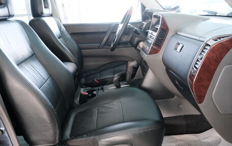 Mitsubishi Pajero III рестайлинг, 2006 год, 1 449 000 рублей, 25 фотография