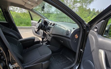 Renault Logan II, 2016 год, 915 000 рублей, 20 фотография