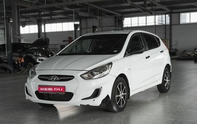Hyundai Solaris II рестайлинг, 2012 год, 536 000 рублей, 1 фотография