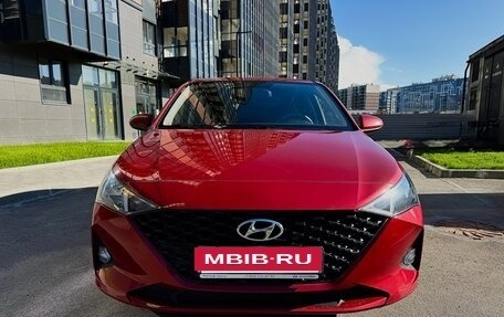Hyundai Solaris II рестайлинг, 2021 год, 1 395 000 рублей, 2 фотография