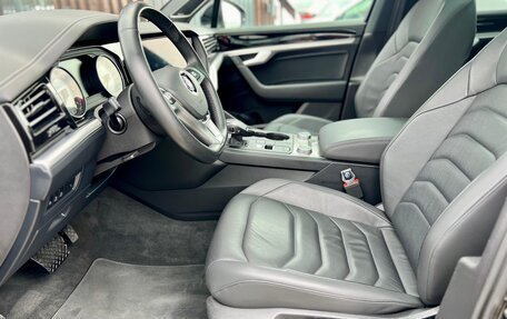 Volkswagen Touareg III, 2019 год, 4 425 000 рублей, 12 фотография