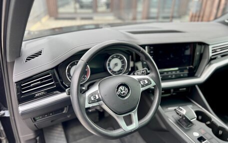 Volkswagen Touareg III, 2019 год, 4 425 000 рублей, 14 фотография
