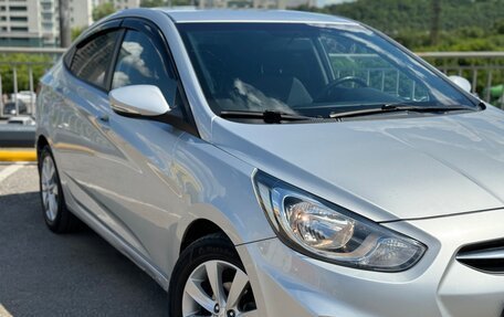 Hyundai Solaris II рестайлинг, 2011 год, 640 000 рублей, 4 фотография