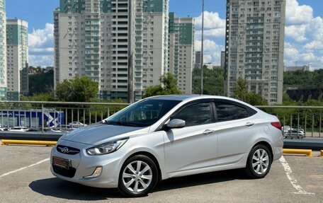 Hyundai Solaris II рестайлинг, 2011 год, 640 000 рублей, 16 фотография