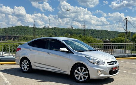 Hyundai Solaris II рестайлинг, 2011 год, 640 000 рублей, 19 фотография